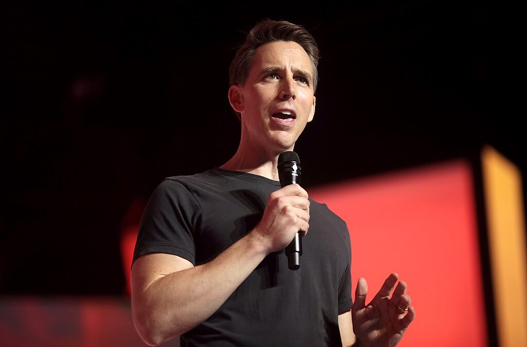 Josh Hawley revealed one unthinkable mistake the Secret Service made at Trump’s golf club