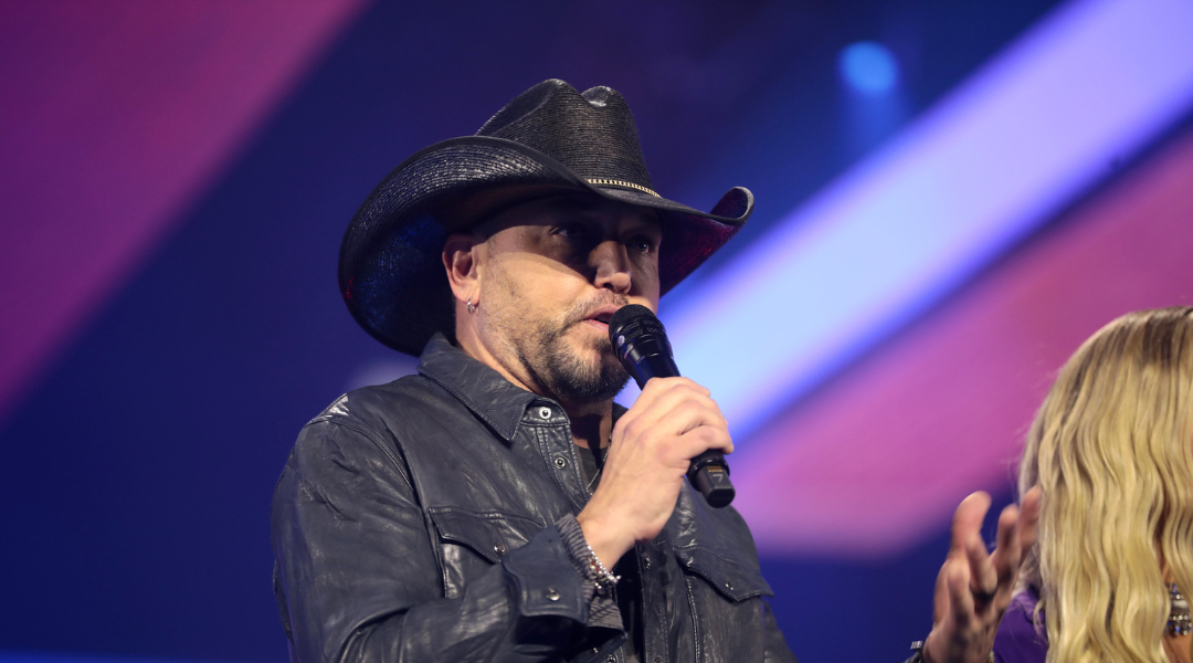 A country music star had some bad news for the media that had a Trump rally cheering