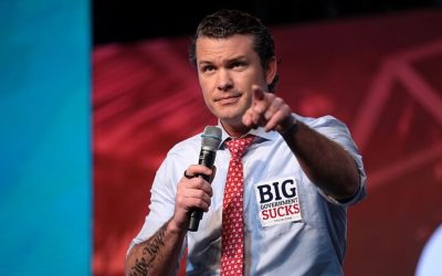 A combat veteran had one message about Pete Hegseth that silenced the establishment