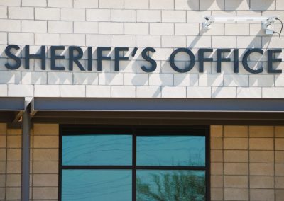 Sheriff,'s,Office,Lettering,On,Building,Facade,,Pinal,County,Arizona